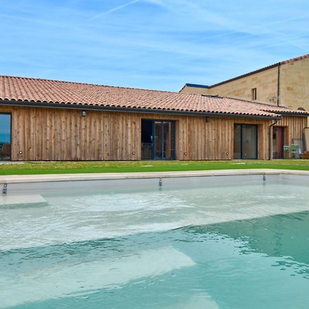 Lussac  Le Repaire Lagardere Bed & Breakfast エクステリア 写真
