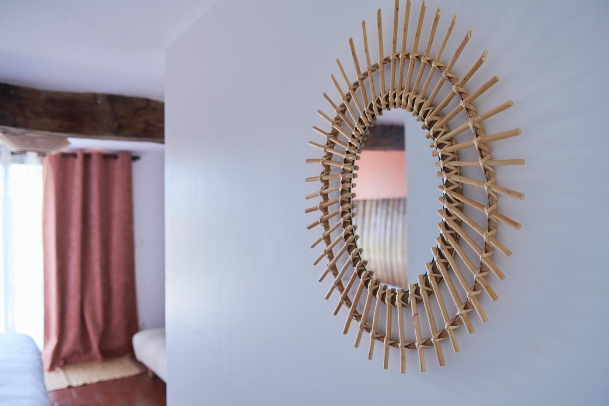 Lussac  Le Repaire Lagardere Bed & Breakfast エクステリア 写真