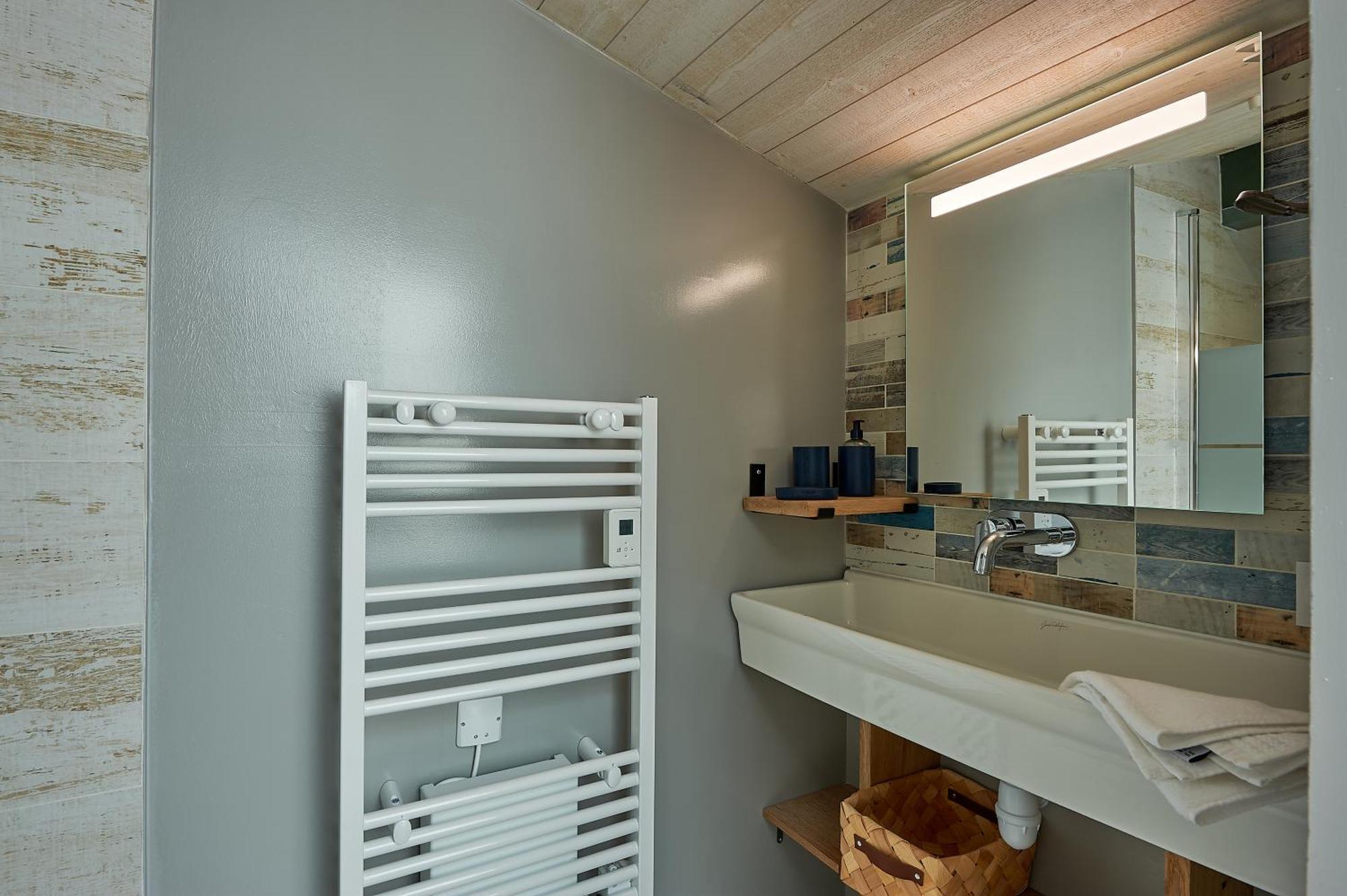 Lussac  Le Repaire Lagardere Bed & Breakfast エクステリア 写真