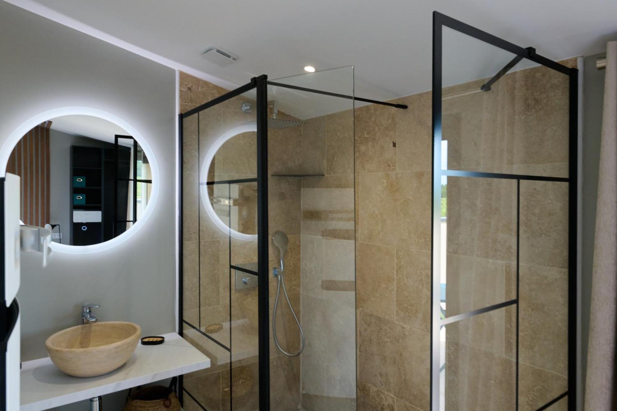Lussac  Le Repaire Lagardere Bed & Breakfast エクステリア 写真