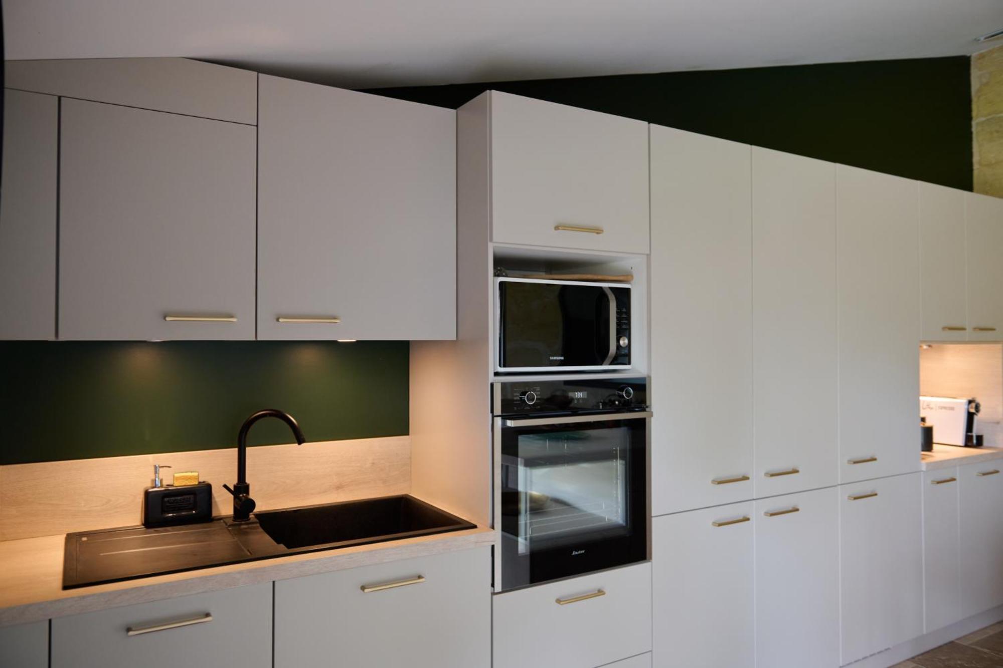 Lussac  Le Repaire Lagardere Bed & Breakfast エクステリア 写真