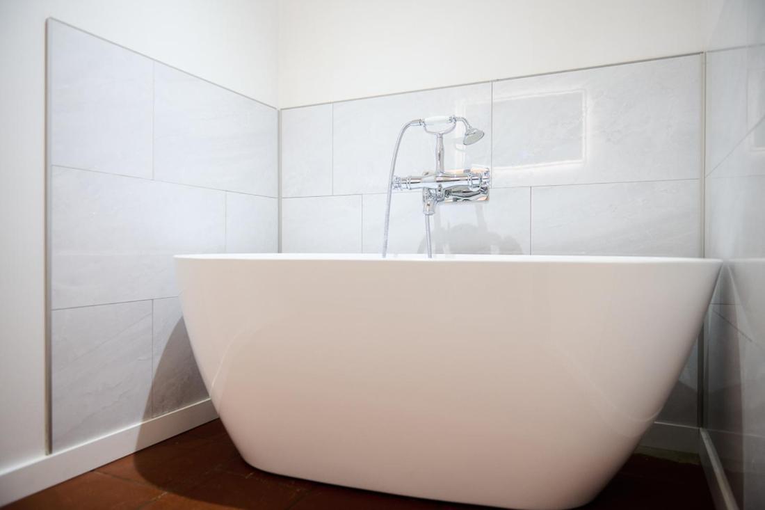 Lussac  Le Repaire Lagardere Bed & Breakfast エクステリア 写真